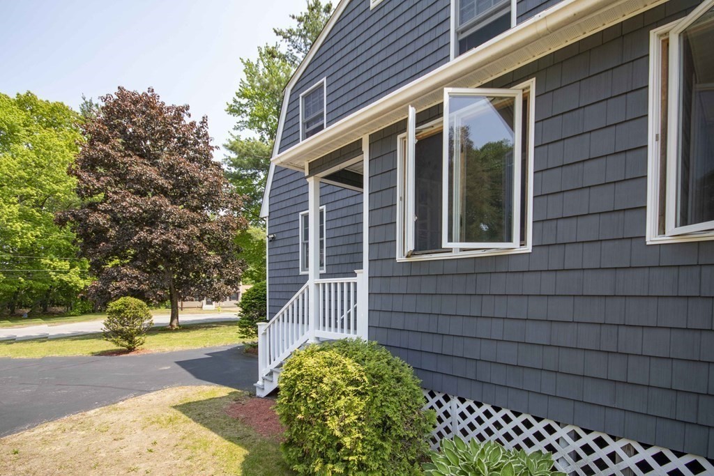 6 Wagon Wheel Road Dracut, MA 01826 - Photo 3 of 33 Gallery Image 3