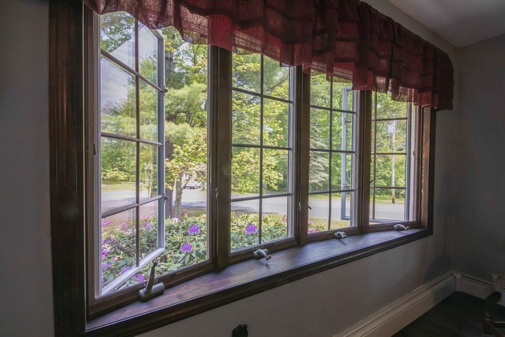 6 Wagon Wheel Road Dracut, MA 01826 - Photo 9 of 33 Gallery Image 9