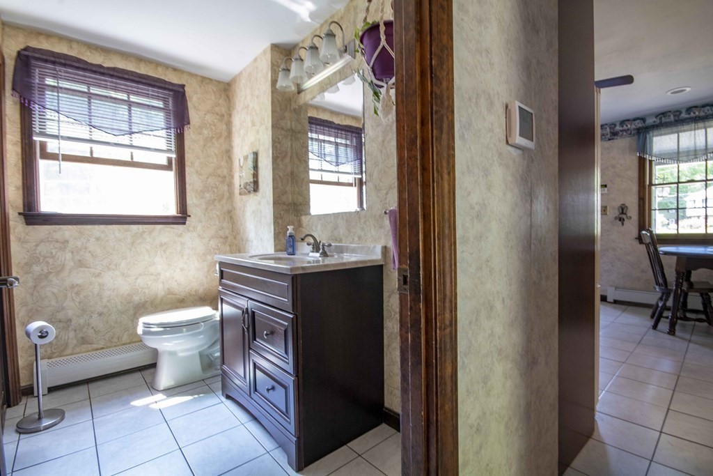 6 Wagon Wheel Road Dracut, MA 01826 - Photo 10 of 33 Gallery Image 10