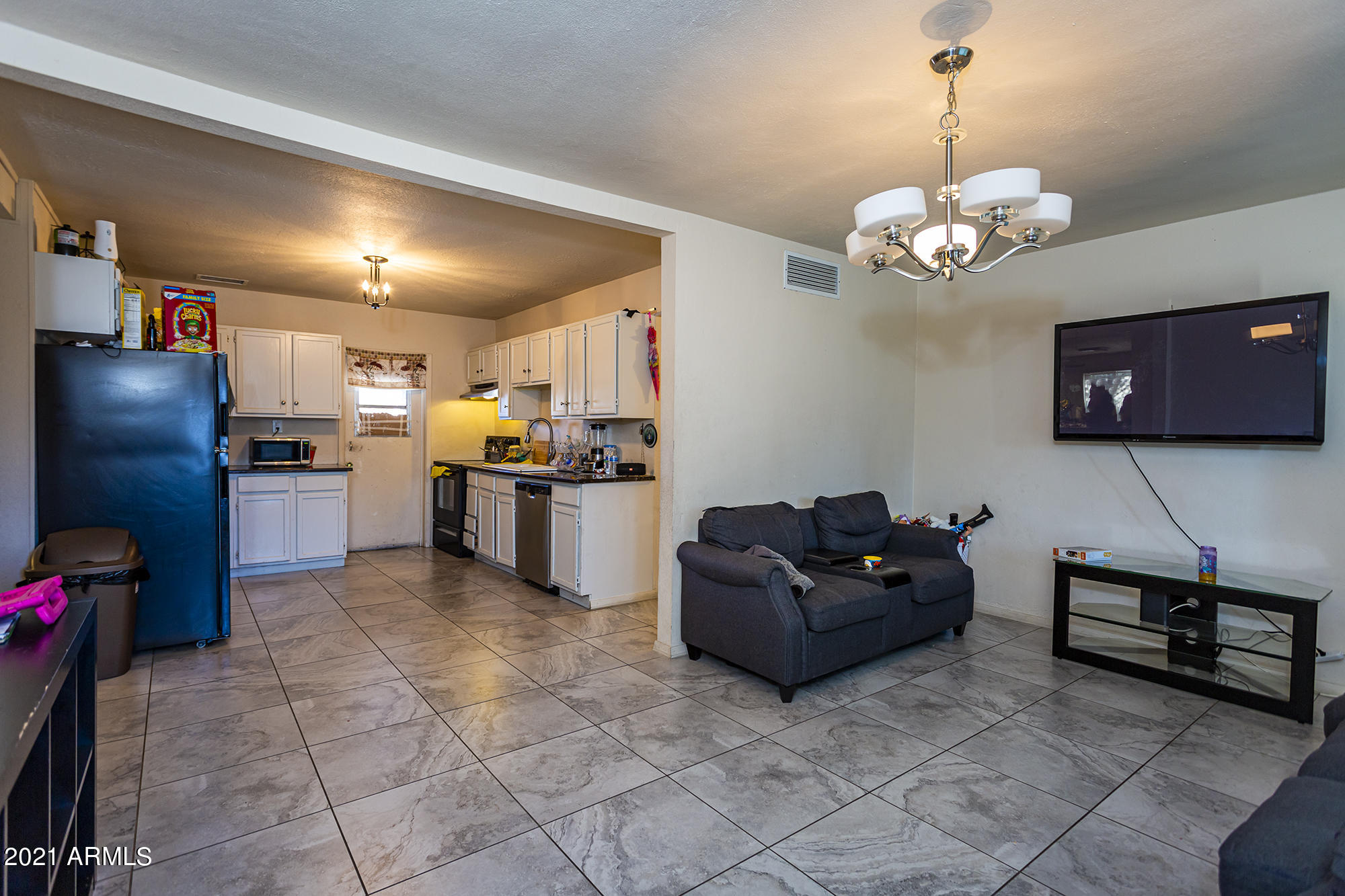2836 West Granada Road Phoenix, AZ 85009 - Photo 8 of 16 0T7A8495