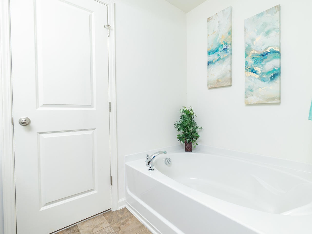 3613 Marble Ridge Lane Raleigh, NC 27610 - Photo 4 of 9 The master bathroom has dual vanity, a large garden tub and separate shower. Master Bath/Spa