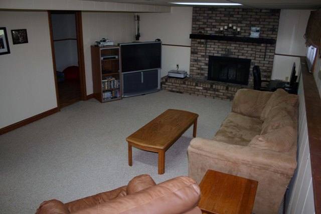 308 Harvester Road Canton, IL 61520 - Photo 7 of 10 Gallery Image 7