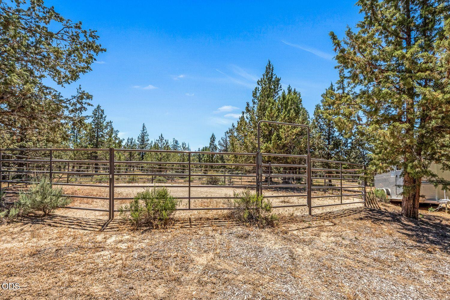 64464 Collins Road Bend, OR 97703 - Photo 33 of 58 Gallery Image 33