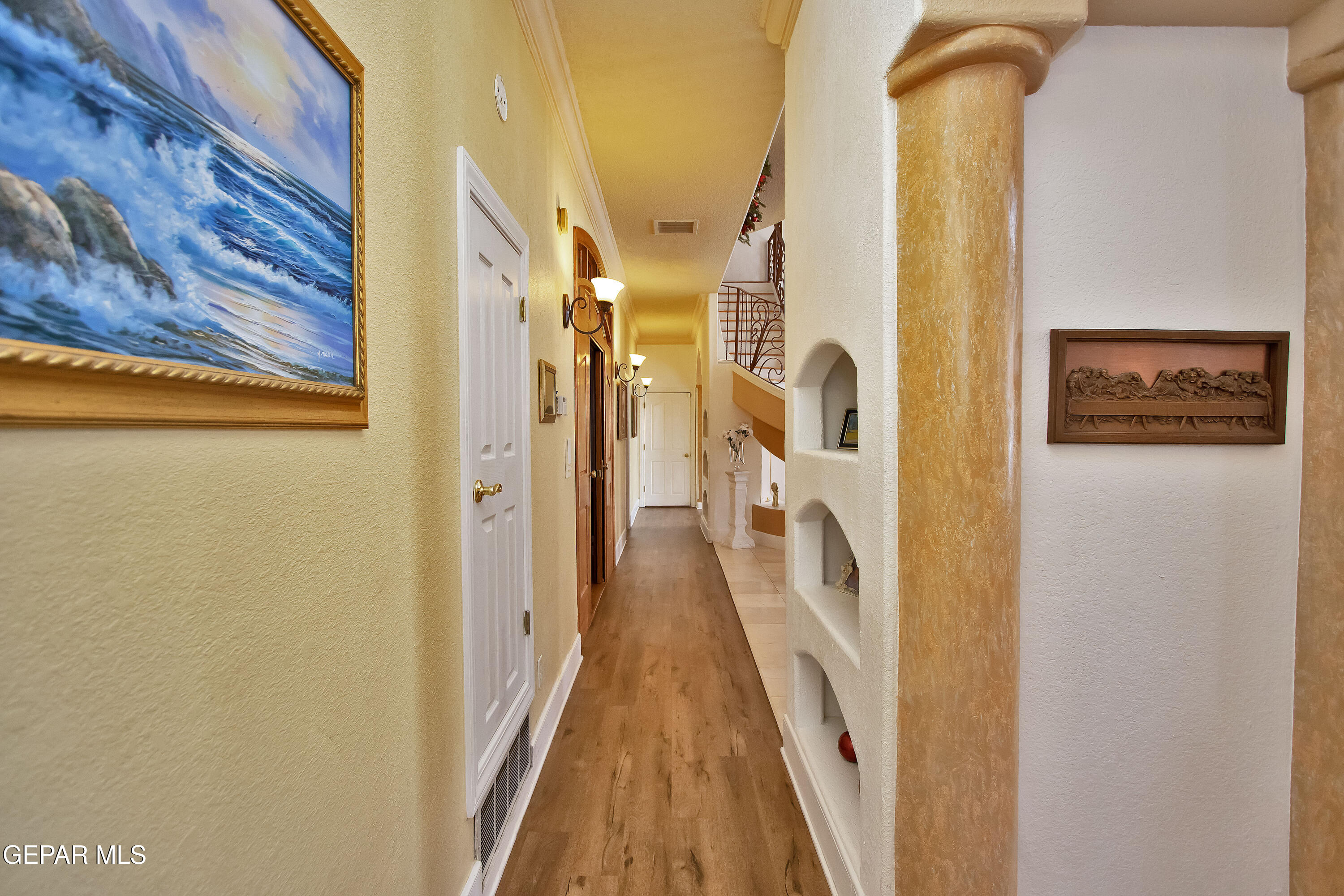 861 Country Club Road El Paso, TX 79932 - Photo 46 of 104 Hallway