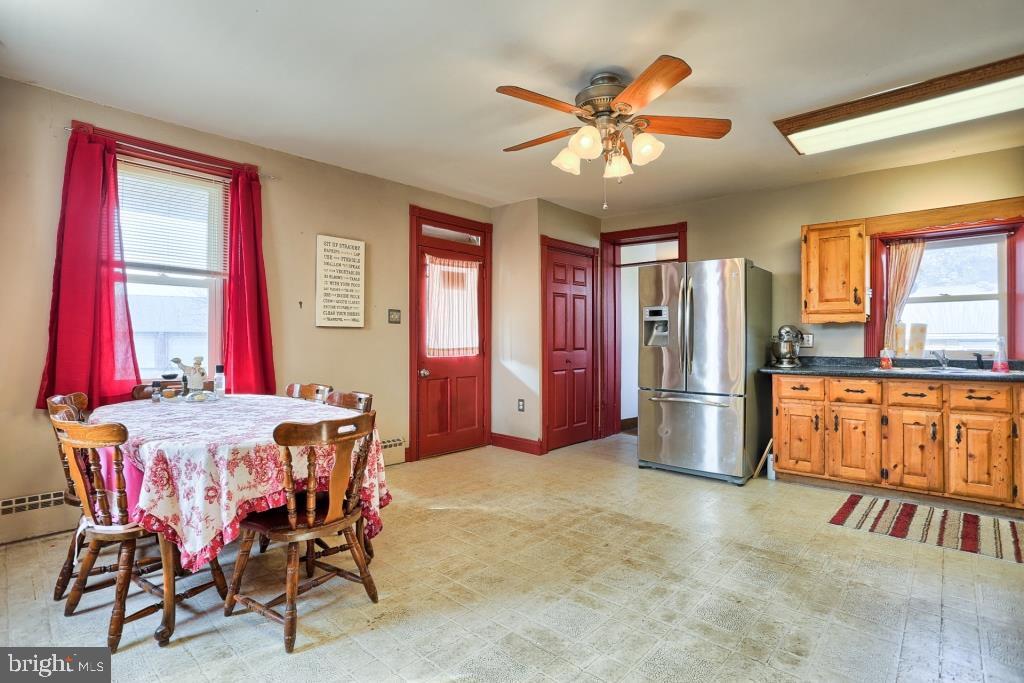11 Newswanger Road Lancaster, PA 17603 - Photo 5 of 32 Gallery Image 5