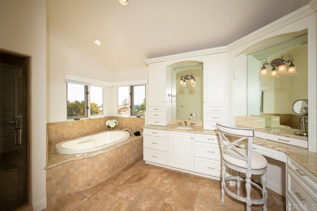 1019 Oldham Way Encinitas, CA 92024 - Photo 13 of 24