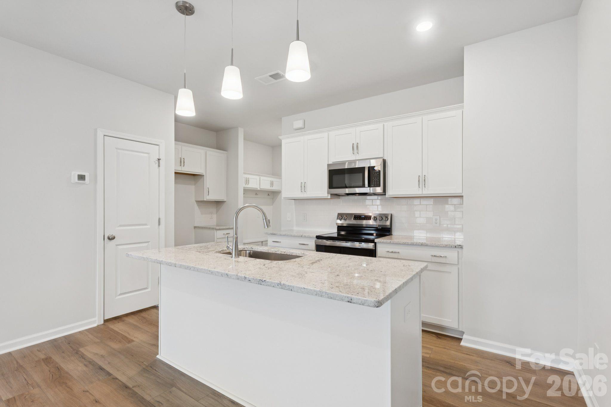 4742 Lakeview Road, Unit 17 Charlotte, NC 28216 - Photo 4 of 20