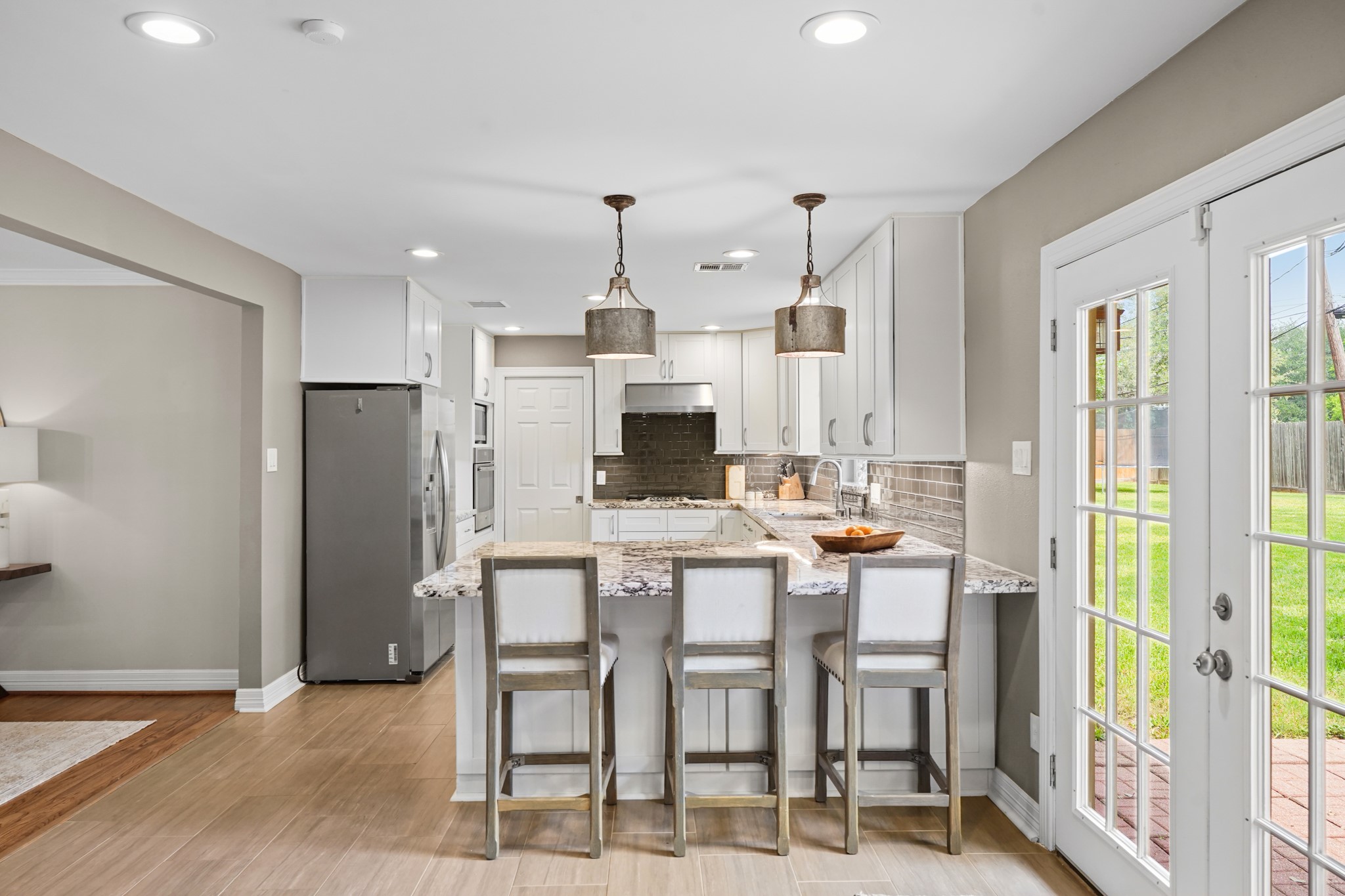 5242 Sanford Road Houston, TX 77035 - Photo 14 of 34