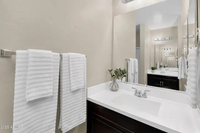 $430,000 | 3330 South Gilbert Road, Unit 1068, Chandler, AZ 85286