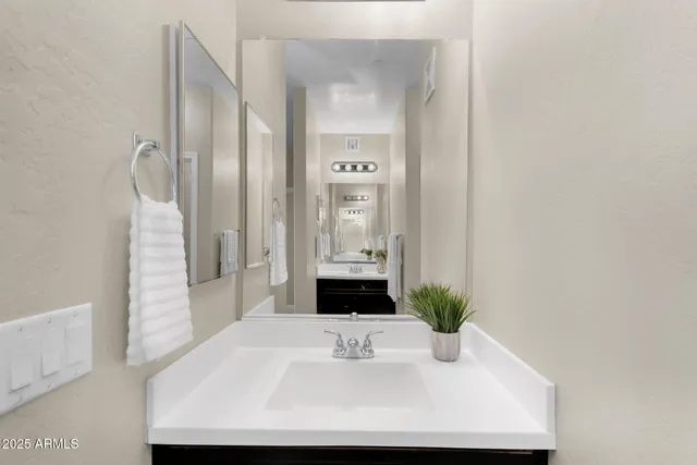 $430,000 | 3330 South Gilbert Road, Unit 1068, Chandler, AZ 85286