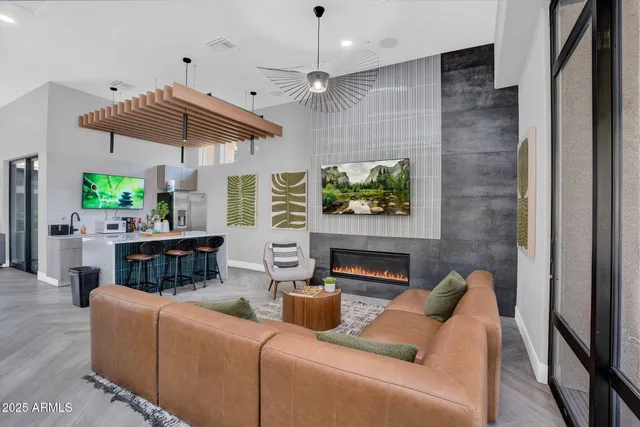 $430,000 | 3330 South Gilbert Road, Unit 1068, Chandler, AZ 85286