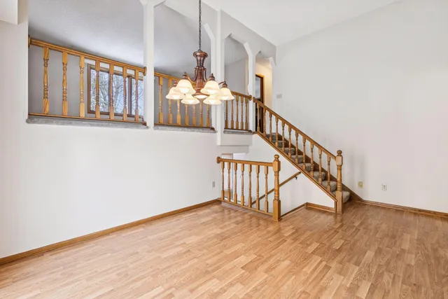 $425,000 | 2093 Vienna Lane, Eagan, MN 55122