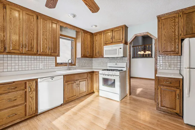 $425,000 | 2093 Vienna Lane, Eagan, MN 55122