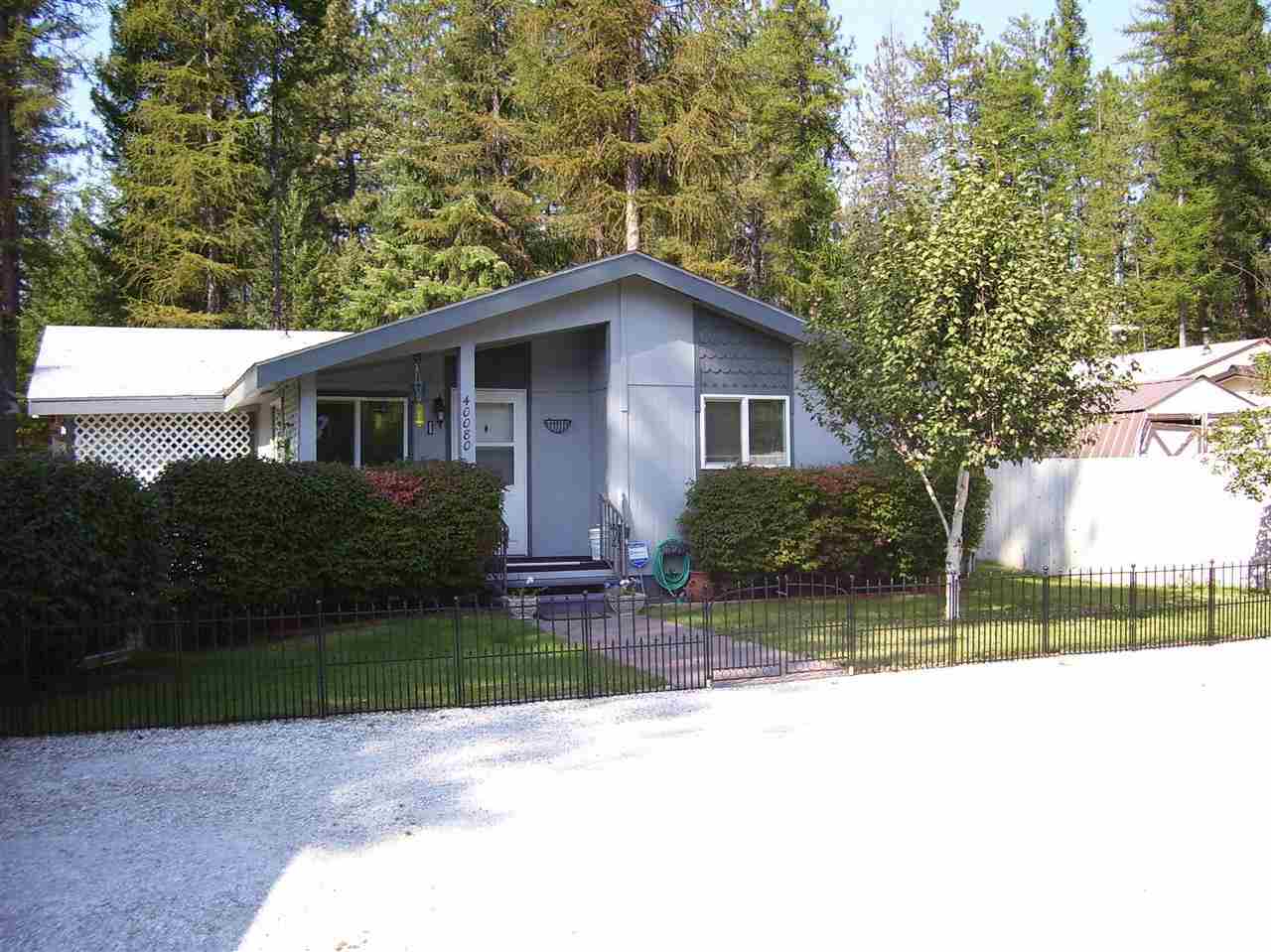 40080 Mackinaw Road Loon Lake, WA 99148 - Photo 1 of 17 Gallery Image 1