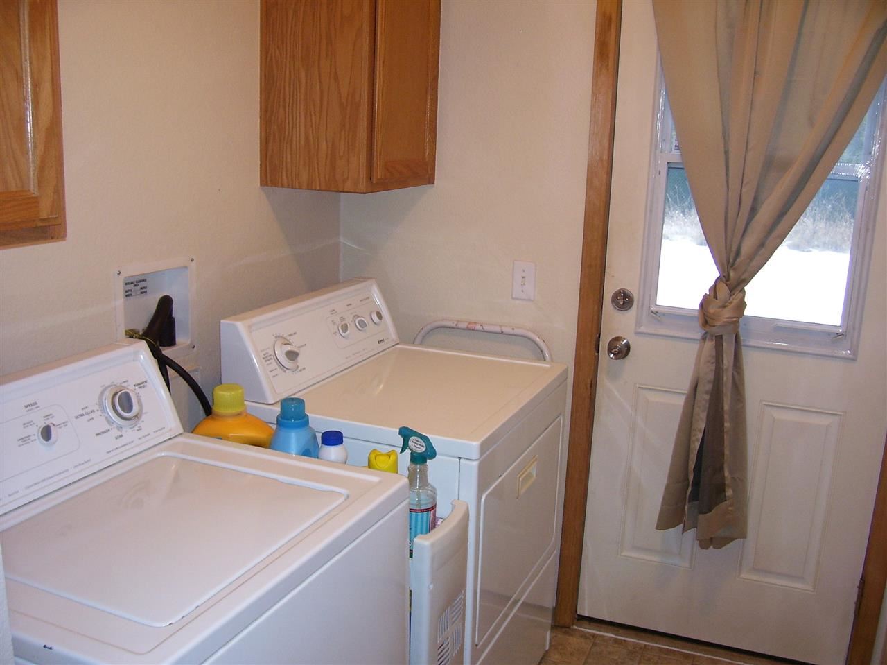 40080 Mackinaw Road Loon Lake, WA 99148 - Photo 11 of 17 Gallery Image 11