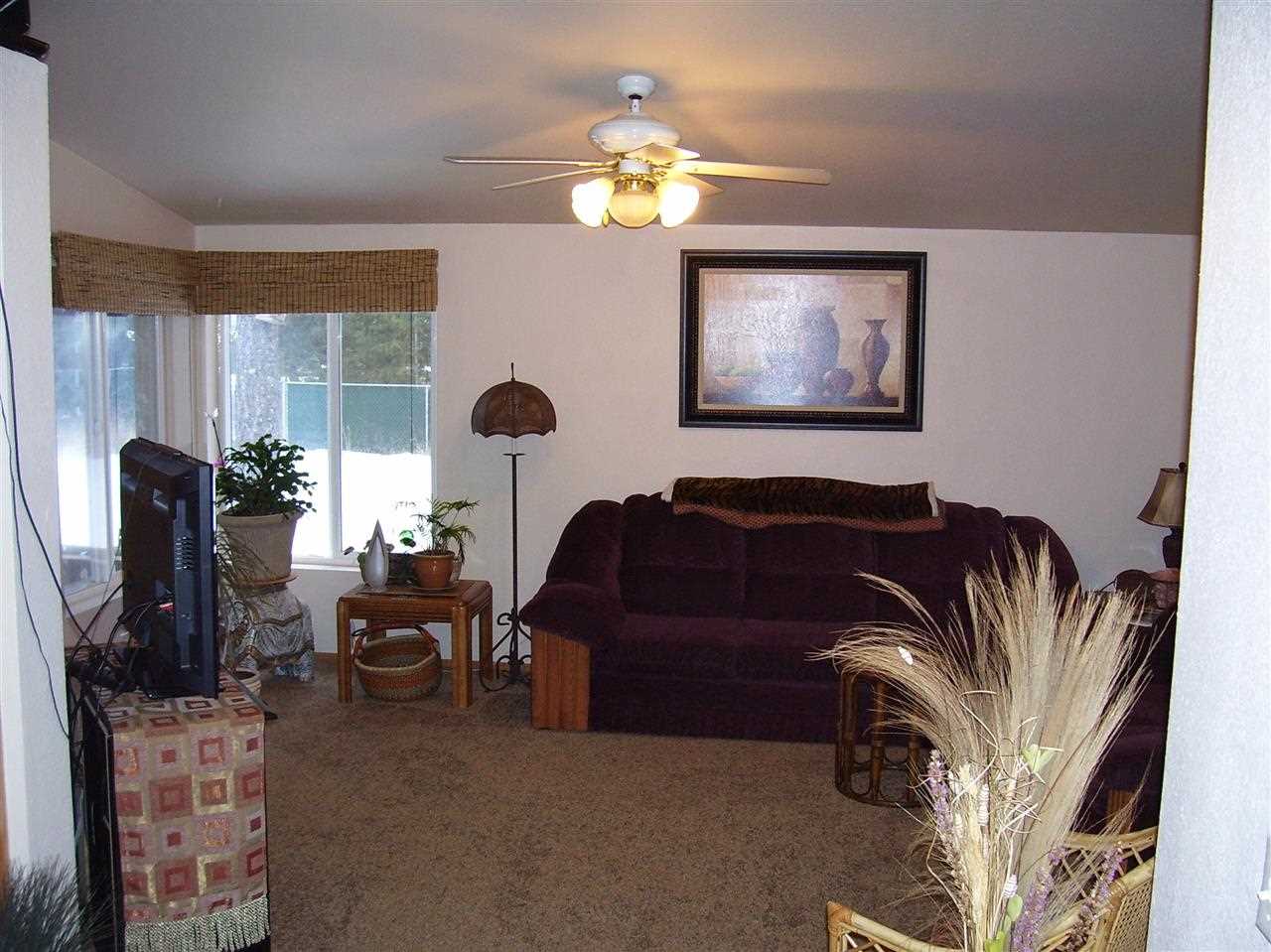 40080 Mackinaw Road Loon Lake, WA 99148 - Photo 3 of 17 Gallery Image 3