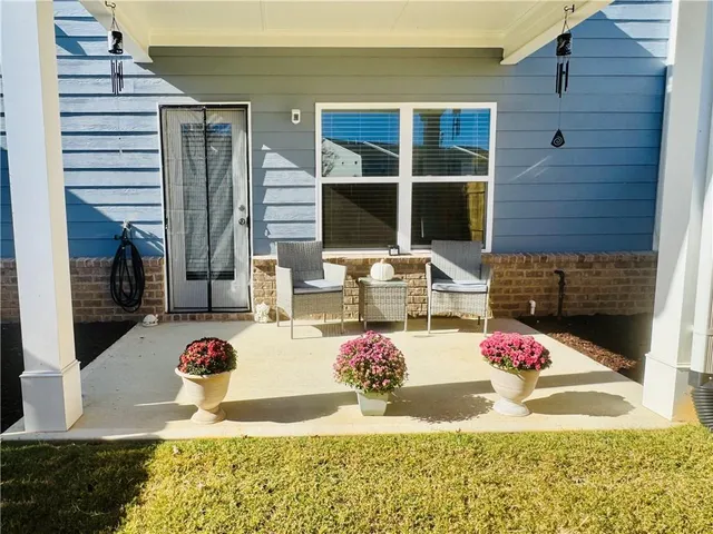 $418,000 | 1181 Chastain Drive, Sugar Hill, GA 30518