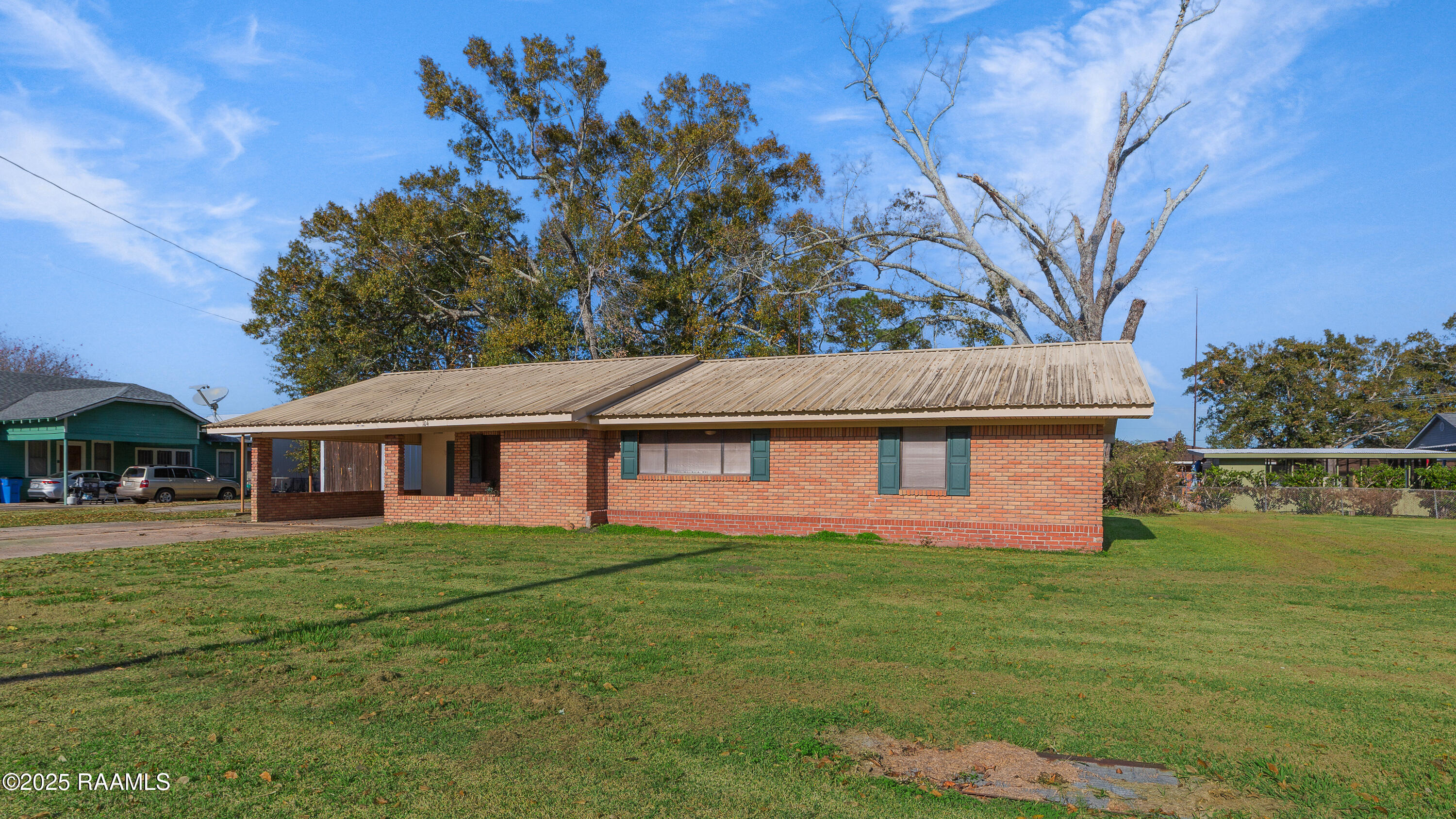 104 Johnson Street Baldwin, LA 70514 - Photo 2 of 17 104 Johnson Baldwin-3