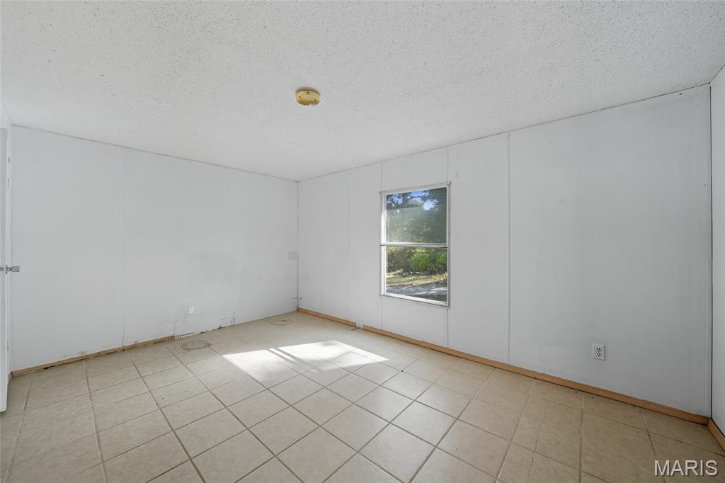 1693 Wade Road Pacific, MO 63069 - Photo 15 of 22