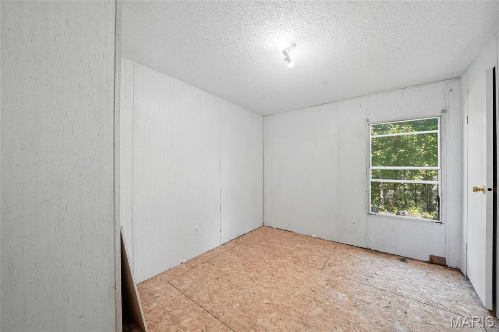 1693 Wade Road Pacific, MO 63069 - Photo 17 of 22