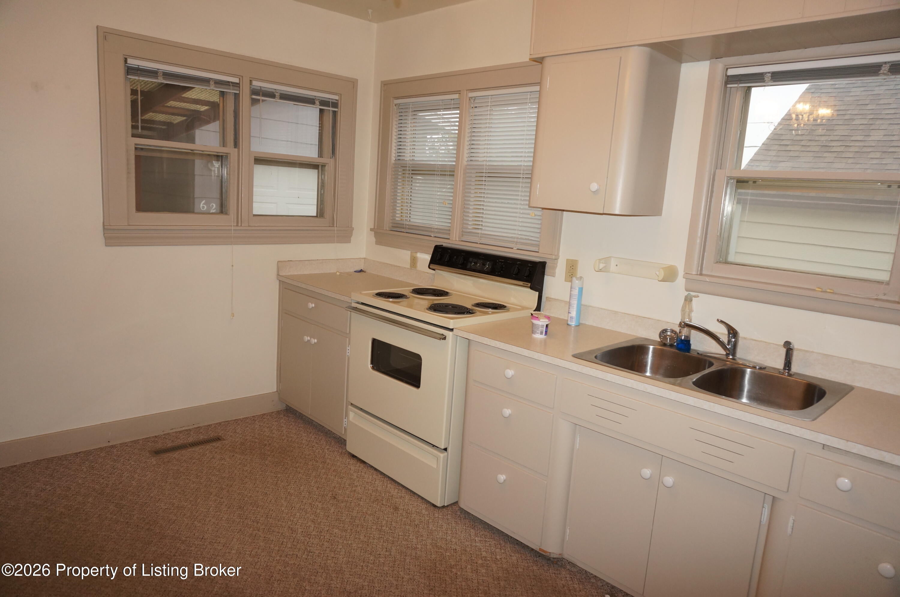620 Sims Street Dickinson, ND 58601 - Photo 7 of 22 Gallery Image 7