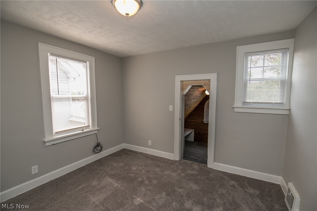 3857 Montevista Road Cleveland, OH 44121 - Photo 23 of 35