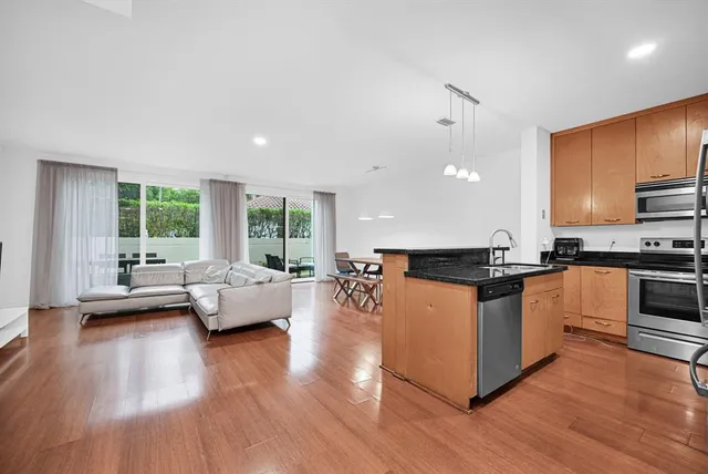 $5,900 | Undisclosed Address, Aventura, FL 33180