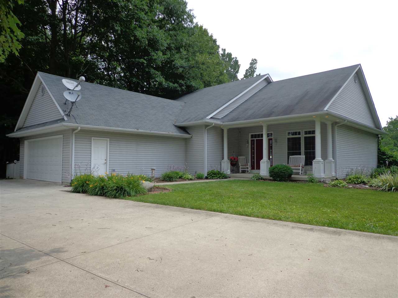18706 Coldwater Road Huntertown, IN 46748 - Photo 1 of 31