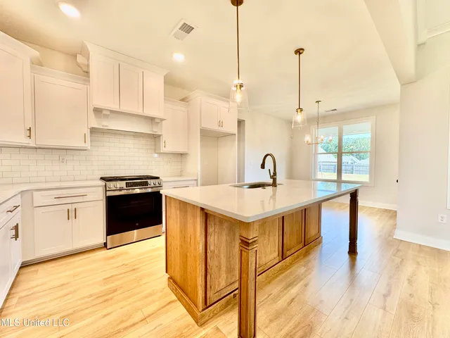 $499,900 | 4276 Brooke Drive, Nesbit, MS 38651
