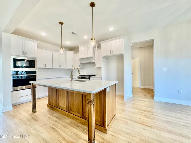 $499,900 | 4276 Brooke Drive, Nesbit, MS 38651