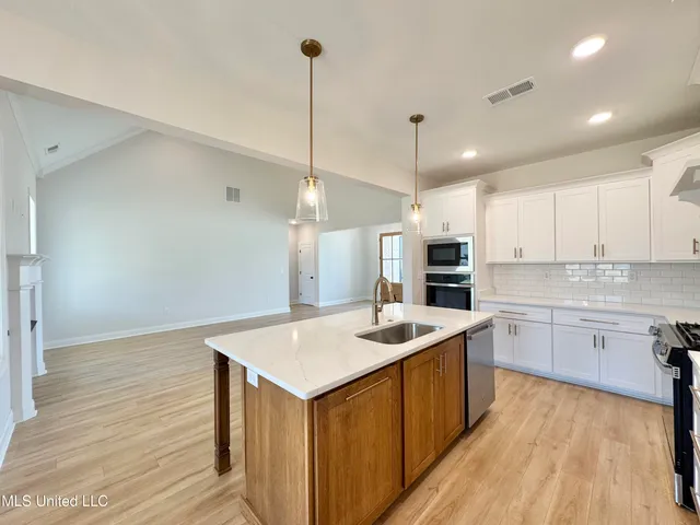 $499,900 | 4276 Brooke Drive, Nesbit, MS 38651