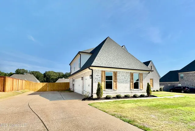 $499,900 | 4276 Brooke Drive, Nesbit, MS 38651