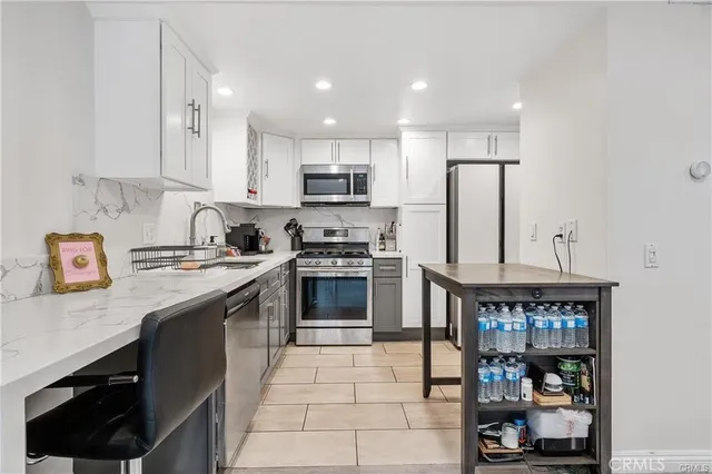 $3,900 | 5291 Colodny Drive, Agoura Hills, CA 91301