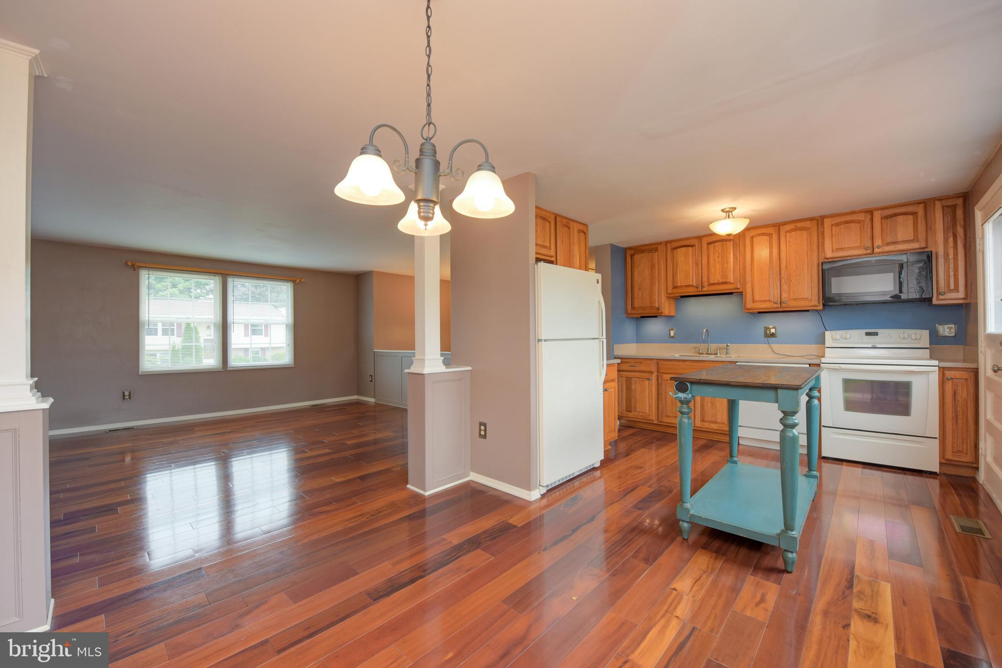 143 North Harrison Road Sterling, VA 20164 - Photo 6 of 36 Gallery Image 6