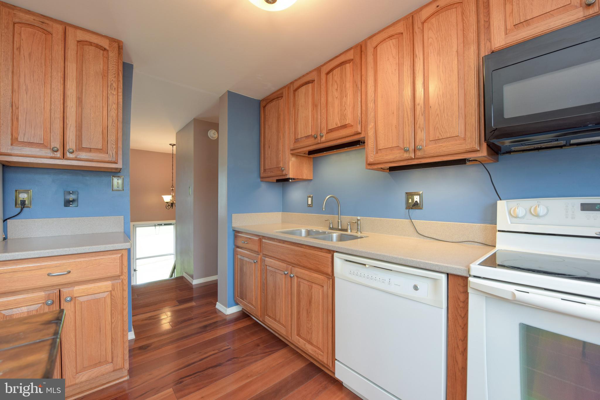 143 North Harrison Road Sterling, VA 20164 - Photo 7 of 36 Gallery Image 7