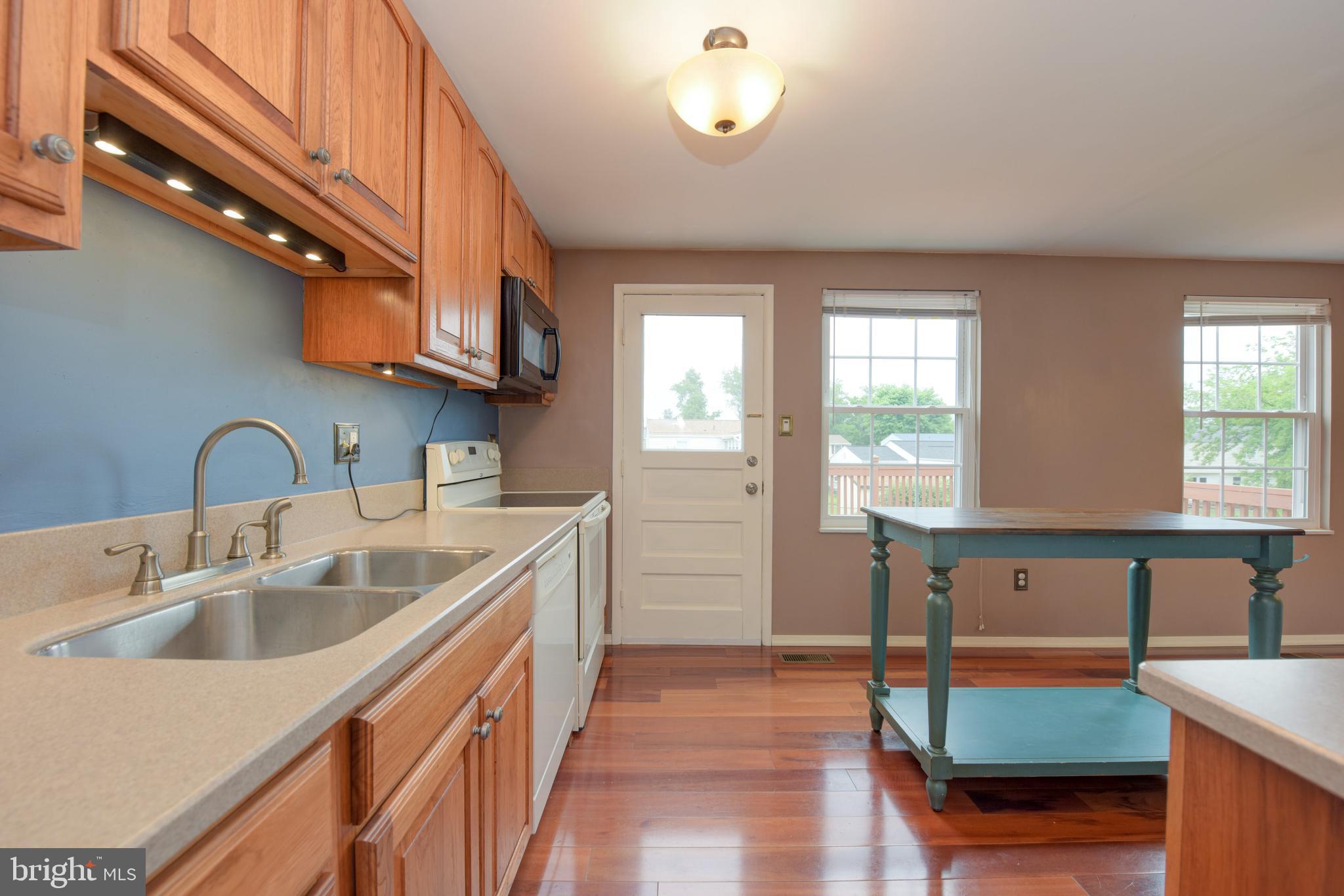 143 North Harrison Road Sterling, VA 20164 - Photo 8 of 36 Gallery Image 8