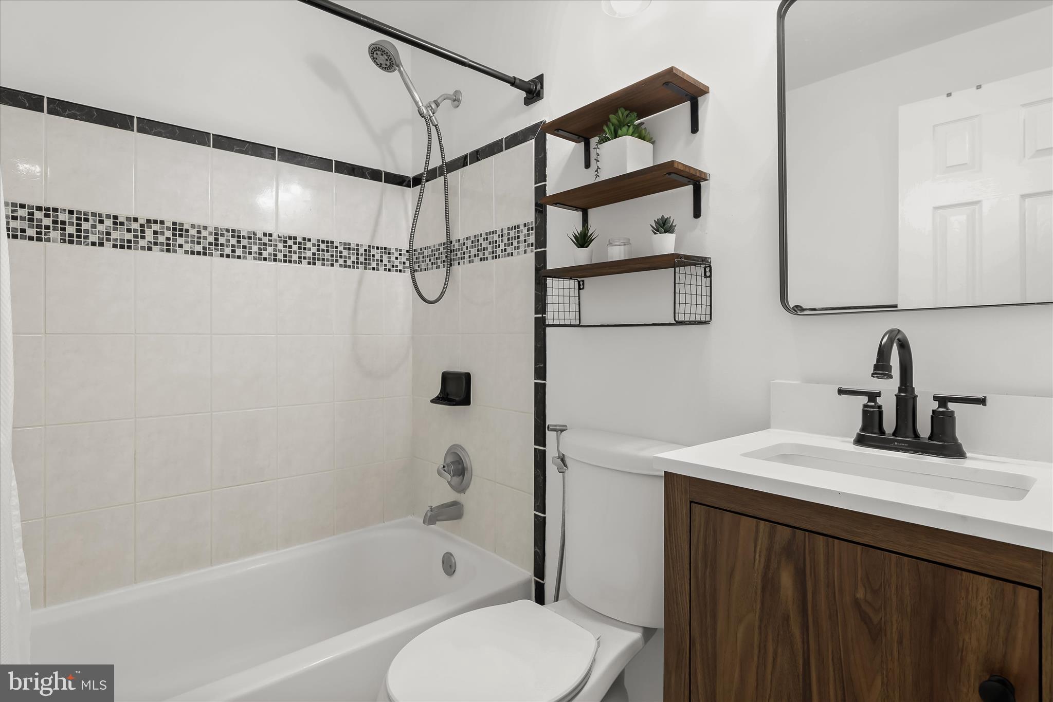 5663 Chelwynd Road Baltimore, MD 21227 - Photo 25 of 44 Full Bath