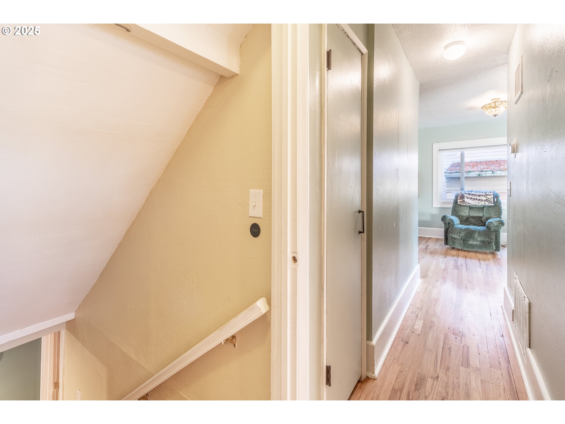 745 16th Street Northeast Salem, OR 97301 - Photo 22 of 32 a view of a hallway with wooden floor