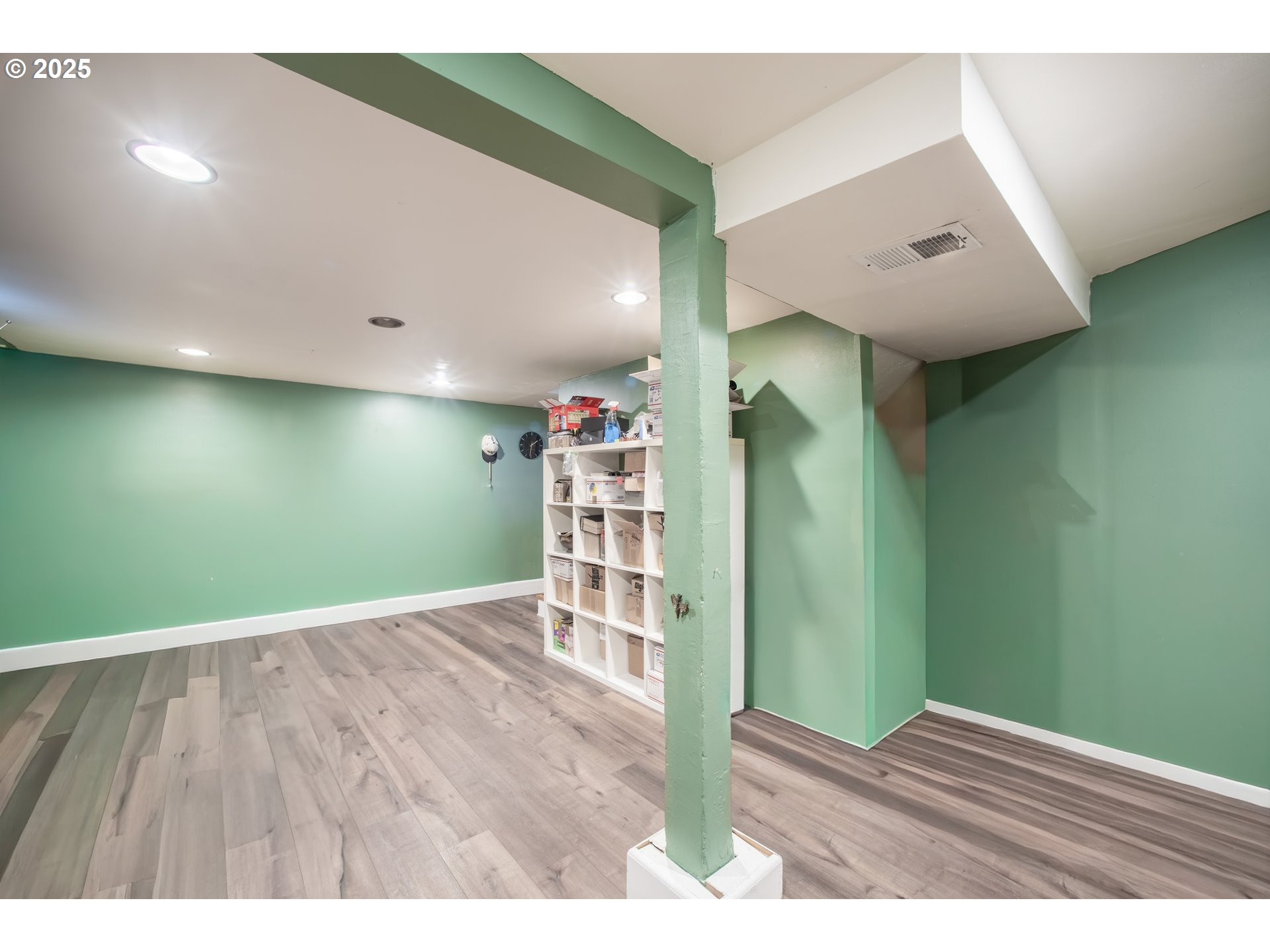 745 16th Street Northeast Salem, OR 97301 - Photo 24 of 32 a view interior of the house