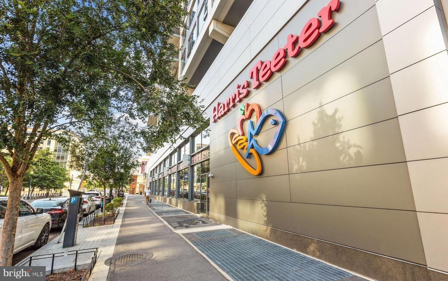 240 M Street Southwest, Unit E406 Washington, DC 20024 - Photo 27 of 38 a sign that is on the side of a street