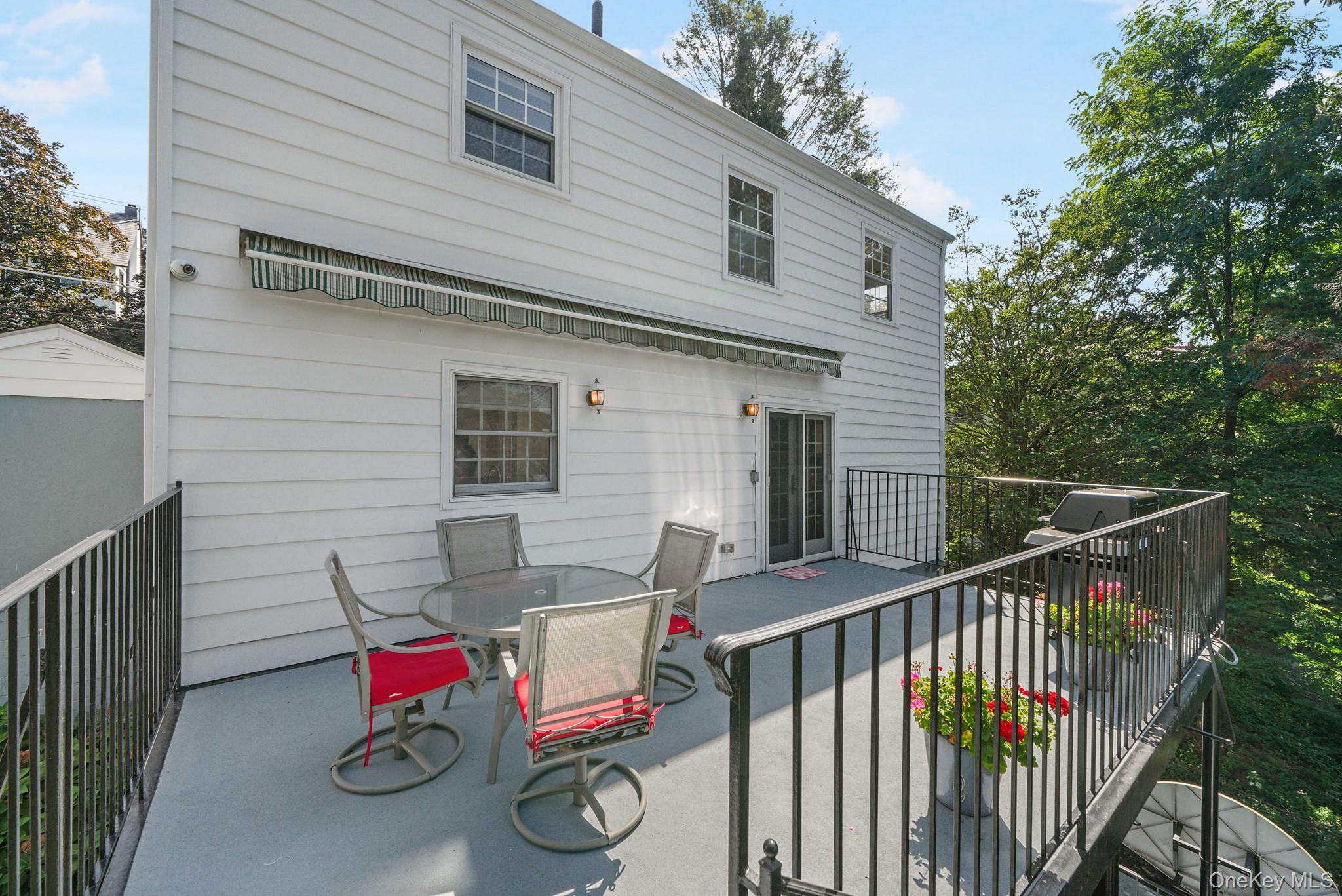 29 Chatfield Road Bronxville, NY 10708 - Photo 11 of 27 Back of property with outdoor dining space