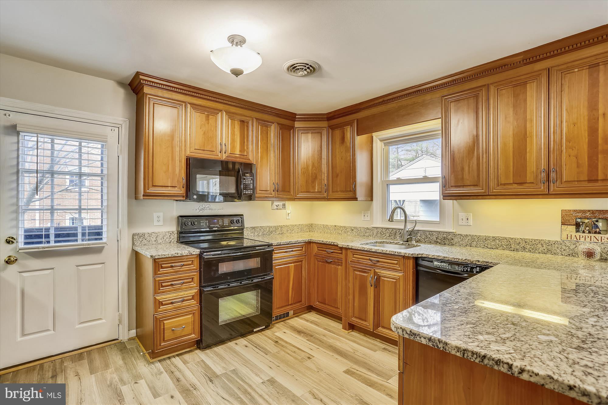 20904 Brooke Knolls Road Gaithersburg, MD 20882 - Photo 3 of 40 Gallery Image 3