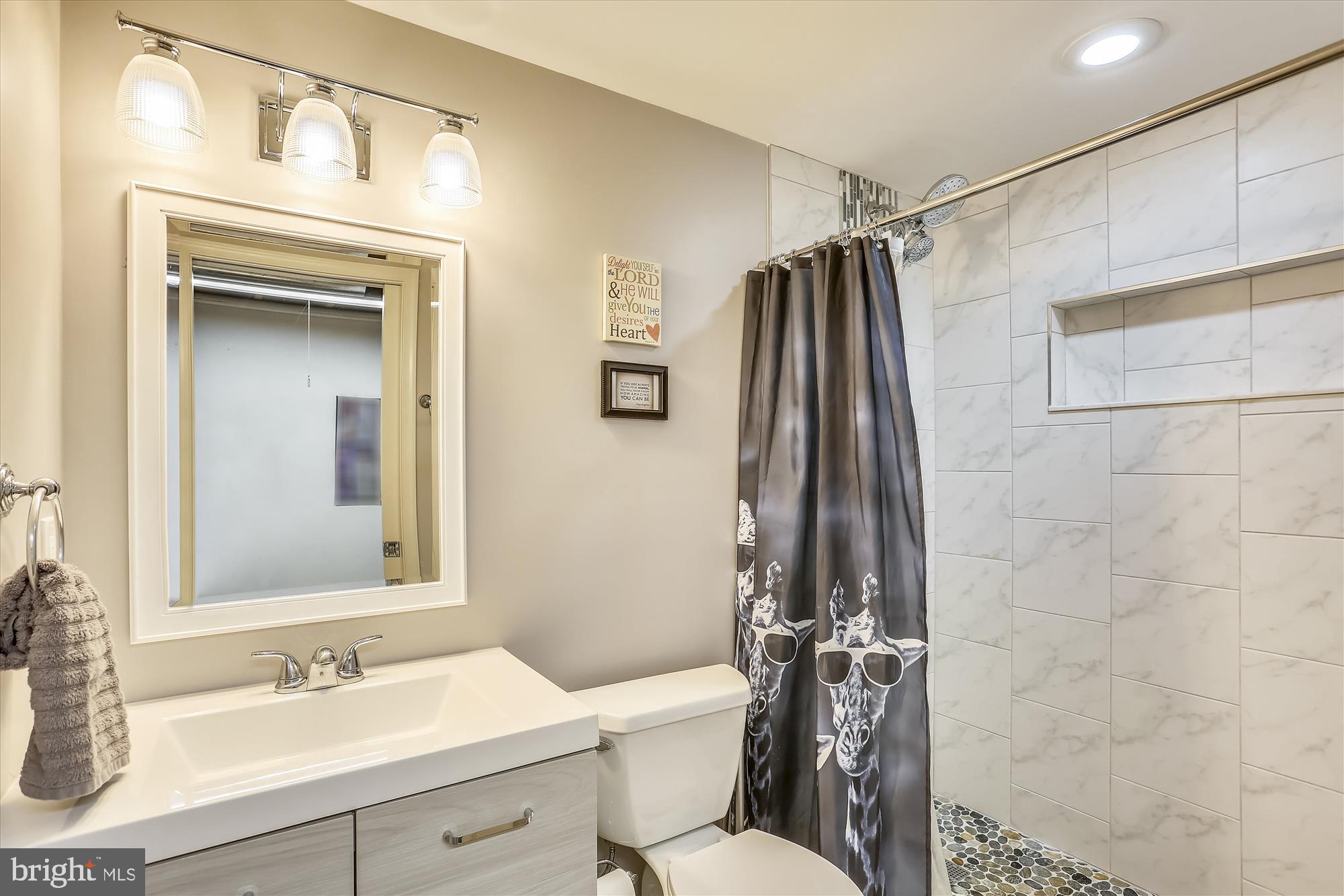 20904 Brooke Knolls Road Gaithersburg, MD 20882 - Photo 9 of 40 Gallery Image 9
