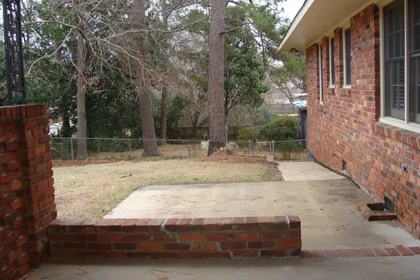 a view of backyard with a sink