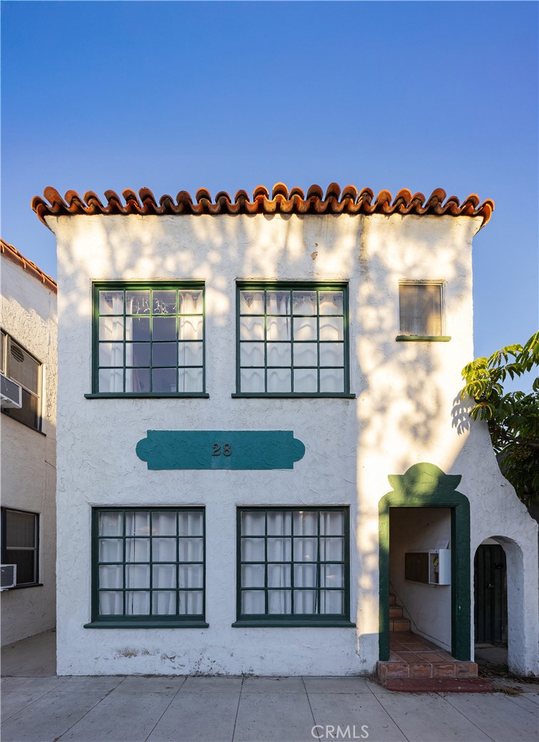 28 Argonne Avenue Long Beach, CA 90803 - Photo 2 of 20 front view of a house