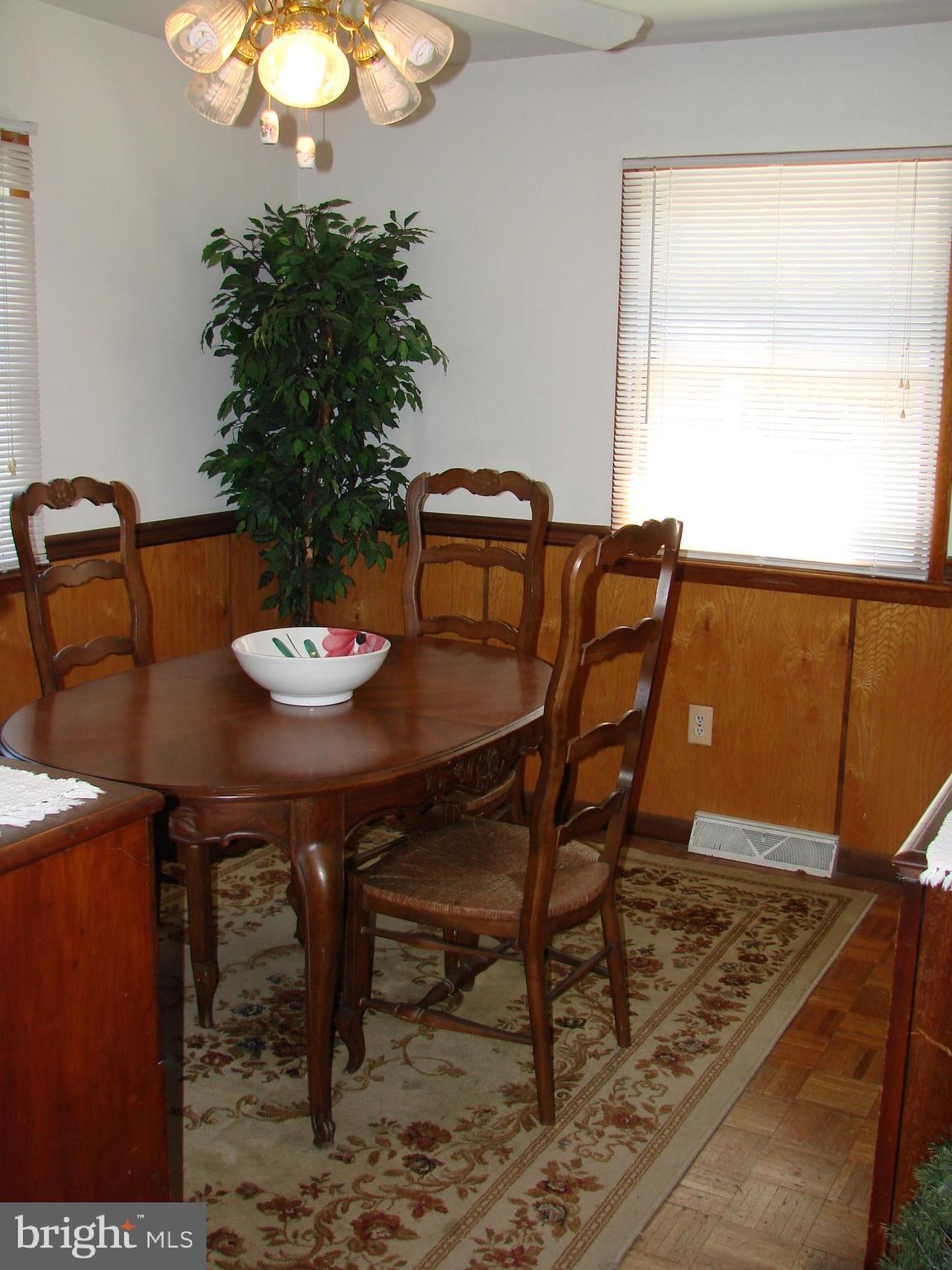 391 Sugartown Road Wayne, PA 19087 - Photo 11 of 20 Dining room