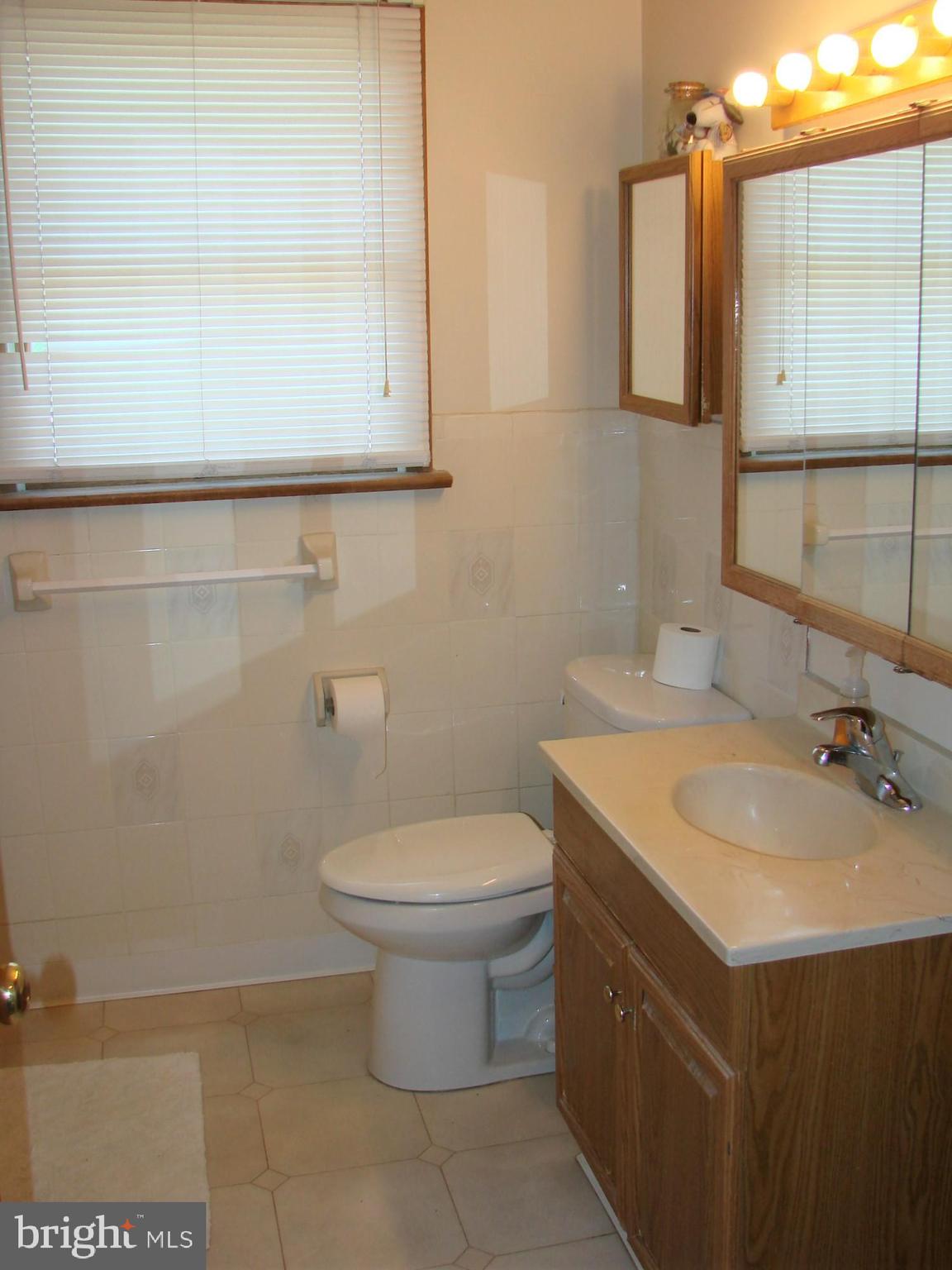391 Sugartown Road Wayne, PA 19087 - Photo 18 of 20 Hall / Master bath