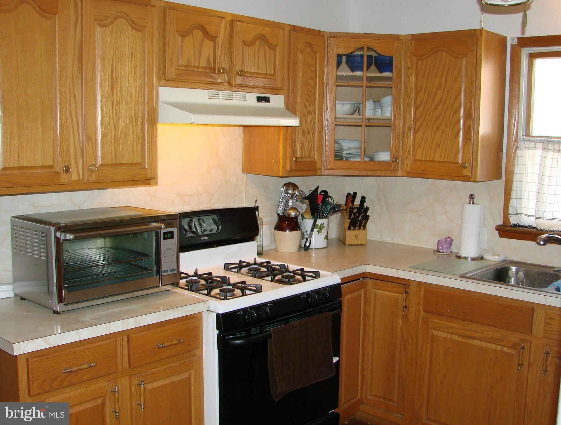 391 Sugartown Road Wayne, PA 19087 - Photo 9 of 20 Kitchen