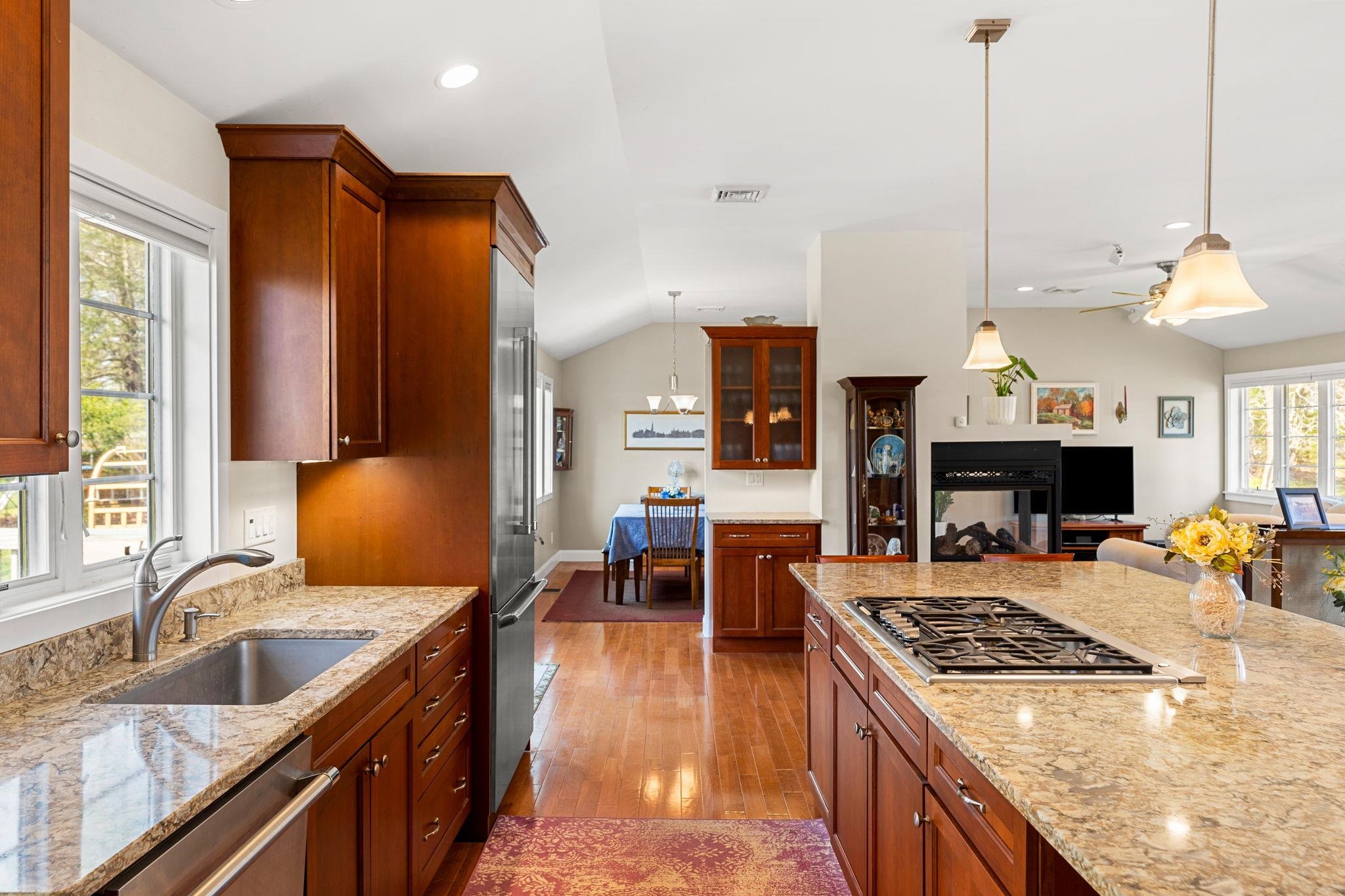 375 Winnacunnet Road Hampton, NH 03842 - Photo 4 of 40