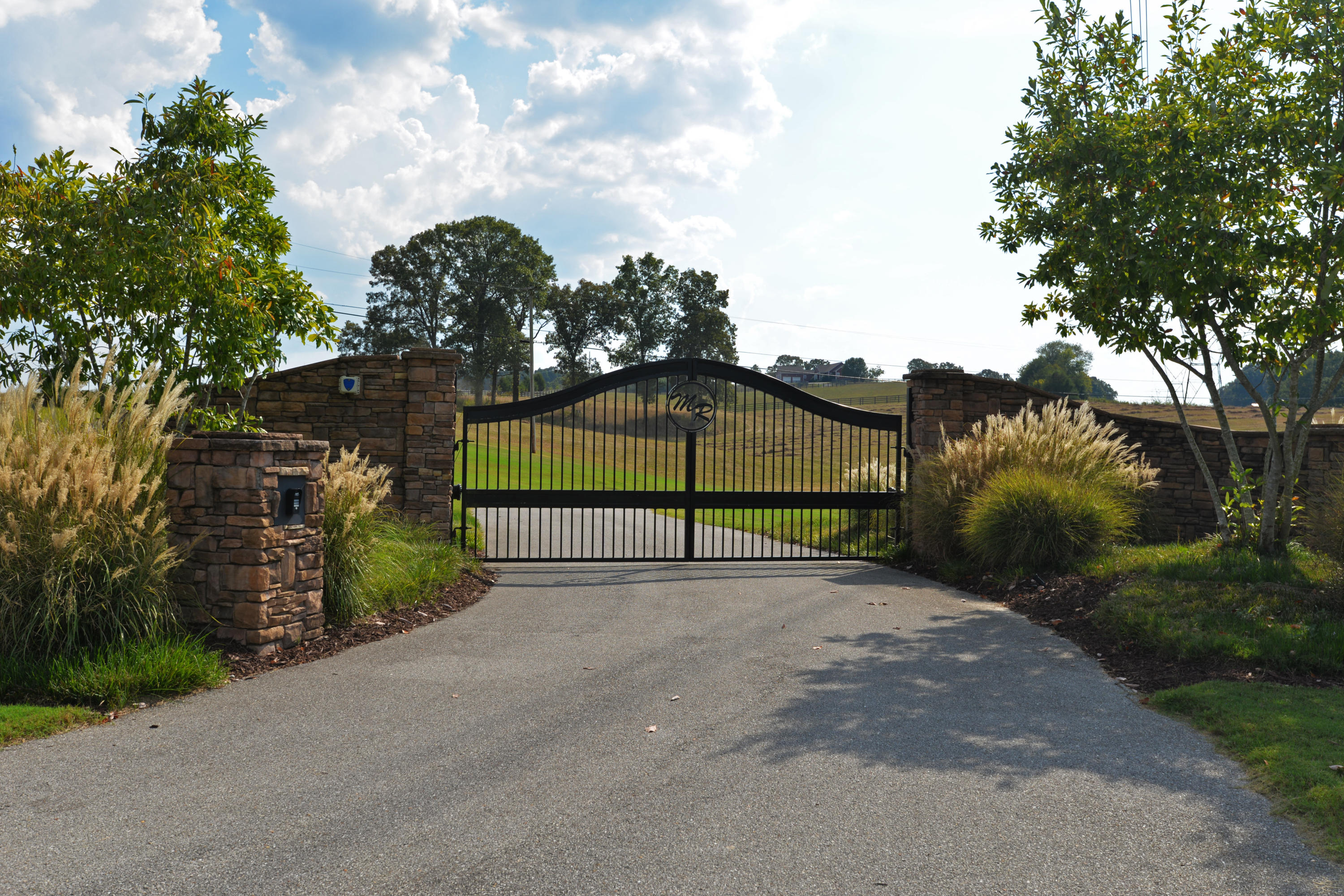 7105 B B K Ranch Road Georgetown, TN 37336 - Photo 3 of 123 Front gate (summer)